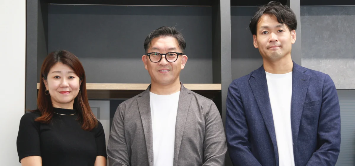 スタッフ集合写真（1403×659）